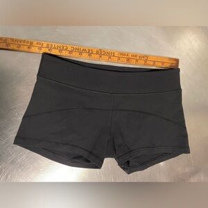 Lululemon - hot yoga shorts US8